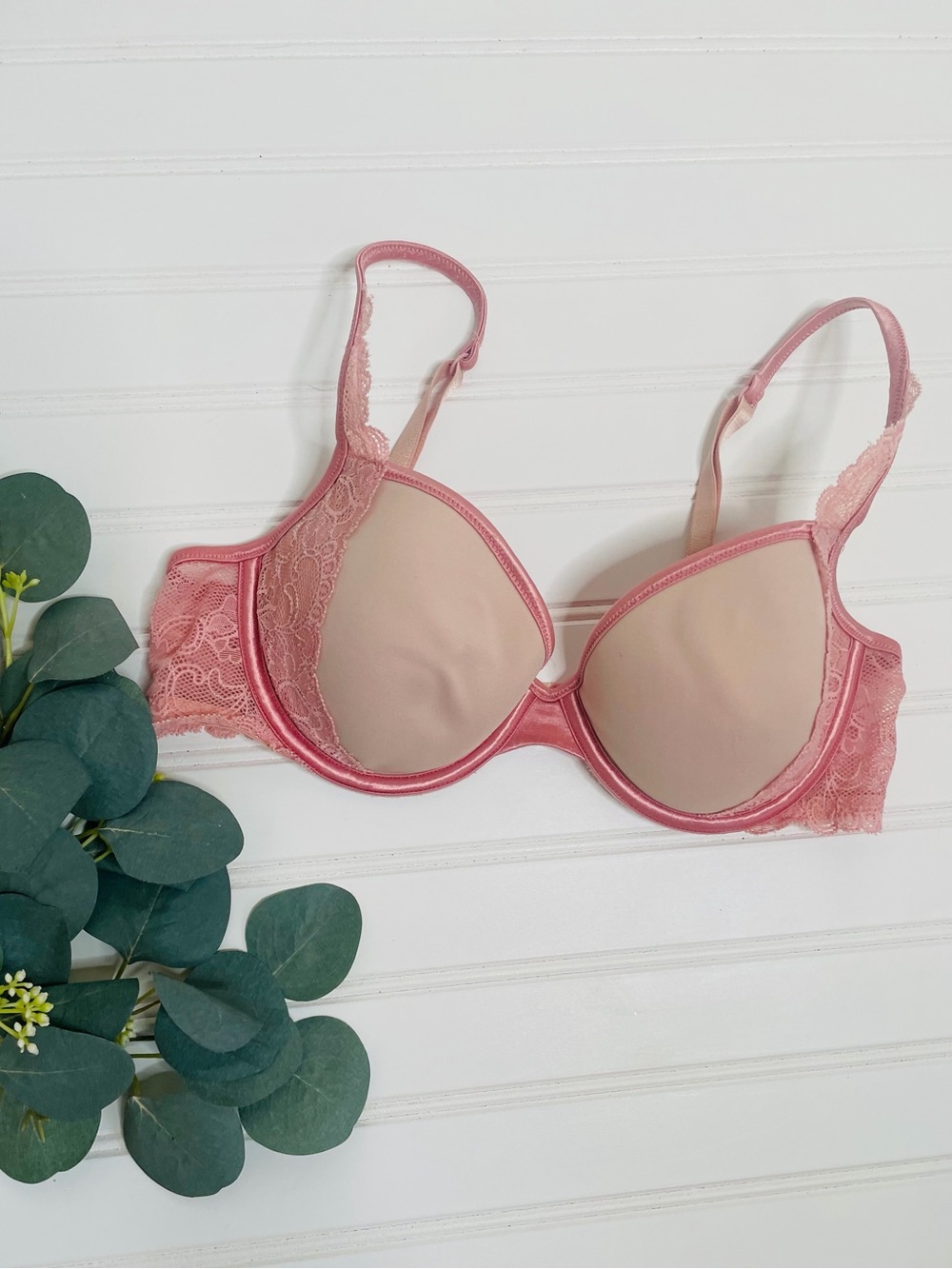 Victoria’s Secret Lace Trim Underwired Bra